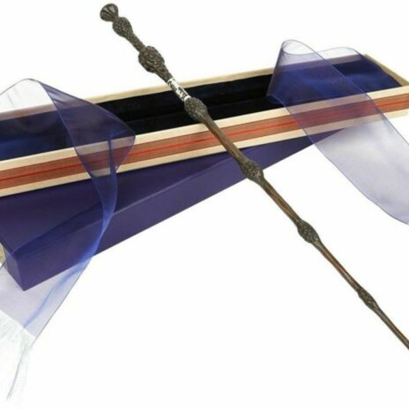 Harry Potter The Elder Wand in Ollivander's Box - Picture 3 of 3